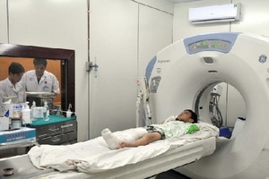 Tạm giữ hình sự đối tượng bạo hành bé trai 6 tuổi tại TP.HCM