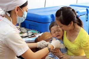 Kỷ luật cán bộ tiêm chủng vụ bé gái tử vong sau tiêm phòng lao