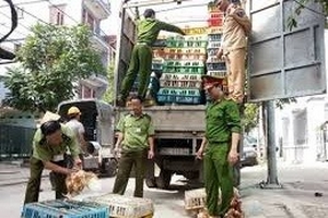 Thủ tướng Chính phủ chỉ đạo xử lý nghiêm các đối tượng buôn lậu và bán hàng giả