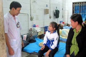 Trẻ chóng mặt sau khi tiêm vắcxin Sởi-Rubella là bình thường