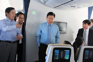 “Siêu phẩm” Airbus - A350 XWB trình diễn bay thử trên bầu trời Việt Nam