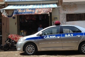 Kẻ buôn thuốc lá lậu có giấy giới thiệu của cơ quan nhà nước