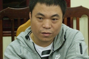 Trốn nã sang Việt Nam, cặp với gái trẻ sống như vợ chồng