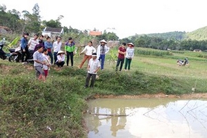 Ngã xuống ao, hai anh em chết đuối thương tâm
