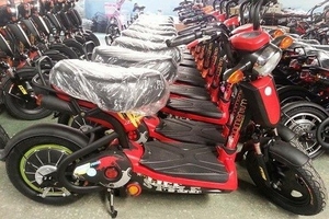 Từ 1/7/2015 phải nộp lệ phí trước bạ đối với xe máy điện