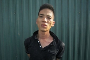 Mang dao găm phá khóa, trộm đồ gặp ngay 141