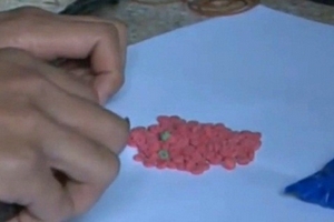 Bắt 2 đối tượng vận chuyển 10.000 viên ma tuý tổng hợp