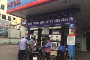 Xăng sinh học E5 bao giờ “hút” khách?