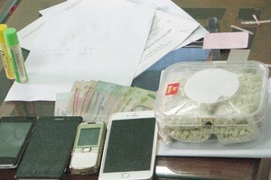 Bắt quả tang 2 nữ quái, tịch thu gần 2.000 viên ma túy tổng hợp