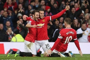 Man United - Liverpool 3-0: Old Trafford "chôn vùi" The Kop