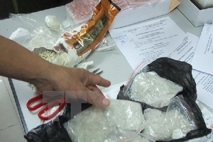 Cao Bằng: Bắt 3 đối tượng vận chuyển gần 1kg ma tuý tổng hợp