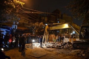 Hà Nội: Bàng hoàng phát hiện quan tài chôn giữa đường