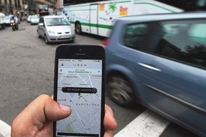 Một góc nhìn về sự kiện taxi Uber tại Việt Nam: Cẩn trọng không thừa!
