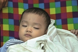 Vụ bé trai 2 tuổi bị bỏ rơi trên xe taxi: Tình tiết mới nghi vấn cha mẹ cháu Huy lộ diện