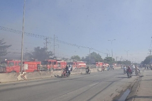 “Bà hỏa” thiêu rụi nhà xưởng của công ty trang trí nội thất