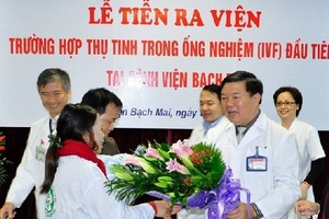 BV Bạch Mai lần đầu tiên thực hiện thành công thụ tinh ống nghiệm