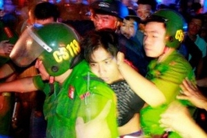 TP HCM: Trà trộn vào đám cháy cướp đồ, móc túi