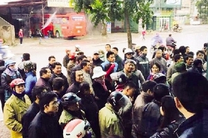 “Lách” để mua vé xe Tết rẻ hơn ở bến