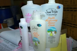 Hà Nội: Phát hiện cơ sở sản xuất sữa tắm giả thương hiệu ngoại