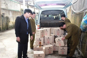 Hàng loạt lô hàng nhập lậu, không rõ nguồn gốc bị thu giữ