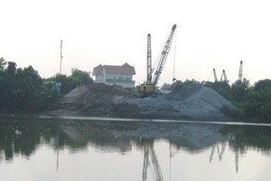 Rộ khai thác cát “lậu” trên sông Đồng Nai