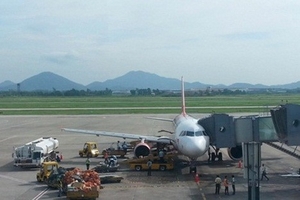 Bắt quả tang nhân viên xăng dầu Hàng không ăn trộm xăng