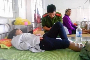 Lật xe công nông độ chế, 11 người thương vong