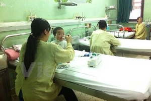 Bộ Y tế kiểm tra các bệnh viện cam kết không nằm chung, ghép