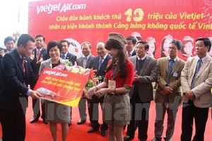 Vietjet đón hành khách thứ 10 triệu ở cảng hàng không Vinh