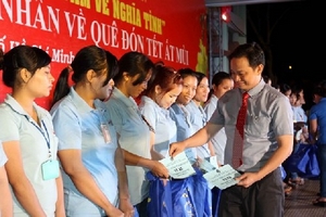 TP. HCM hỗ trợ gần 30.000 vé xe cho công nhân về quê đón Tết