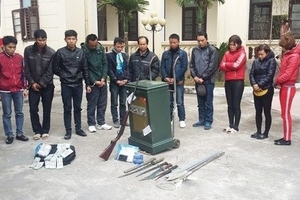 Đường dây ghi lô đề “khủng” bị bắt, thu 2 tỷ đồng cùng súng quân dụng