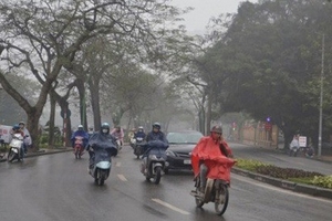 Đông Bắc Bộ mưa rét vẫn tiếp diễn, Đông Nam Bộ có nắng nóng