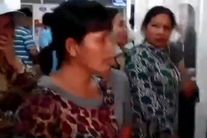 Đình chỉ, cắt hợp đồng y tá bị tố “vòi” tiền người nhà bệnh nhân