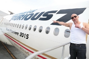 Boeing ra mắt chiếc máy bay dành riêng cho "Fast&Furious 7"