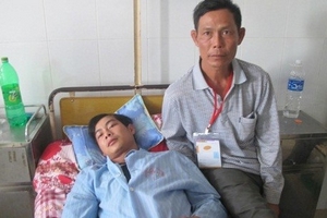 Bị đánh nhập viện vì phản ứng xe giường nằm nhồi nhét khách