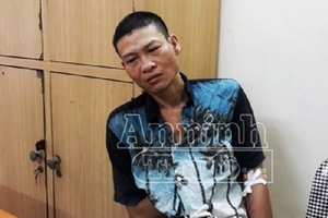 Hà Nội: Giải cứu người phụ nữ bị đối tượng dùng dao khống chế