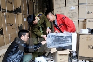 TP.HCM phát hiện hơn 330 đơn vị buôn bán hàng nhập lậu