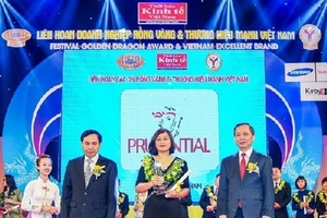 Prudential Việt Nam nhận giải thưởng Rồng Vàng lần thứ 13