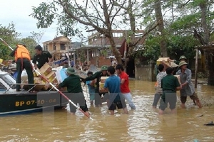 Tổ chức diễn tập phương án hộ đê phòng, chống lụt bão năm 2015