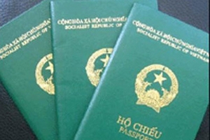 Ba đối tượng giả mạo hồ sơ, giấy tờ bị phạt gần 100 triệu đồng