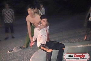 Lào Cai: Kinh hoàng chồng đâm chết vợ giữa đường rồi tự tử