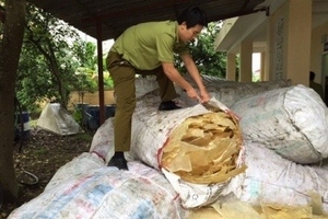 Bắt 2 tấn bì lợn bốc mùi đang vận chuyển vào Nam tiêu thụ