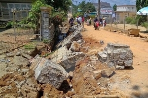 Lâm Đồng: Sập tường rào khiến hai chú cháu tử vong tại chỗ