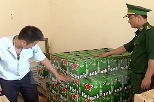 Tây Ninh khởi tố điều tra 6 vụ, 11 đối tượng về tội buôn lậu