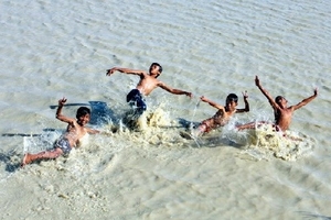 Quảng Nam: Đuối nước khi tắm biển, 2 thanh niên thiệt mạng