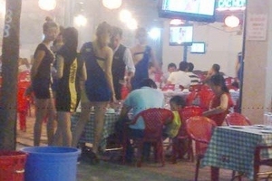 "Siêu quán nhậu" với "đặc sản chân dài" hút khách ở Sài Gòn