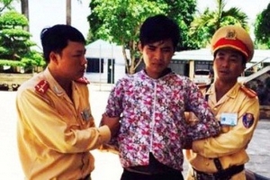 Bắt giữ đối tượng vận chuyển ma túy bỏ chạy