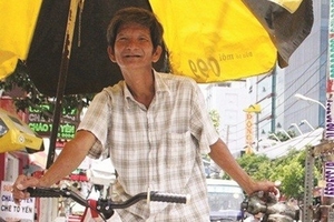 Cảm phục ông già câm điếc có khả năng  học ngoại ngữ siêu Việt