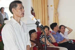 Sang nhà chơi bị đuổi về, em vợ đánh chết anh rể