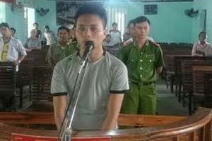 Đập phá tài sản trạm y tế xã vì phê ma túy